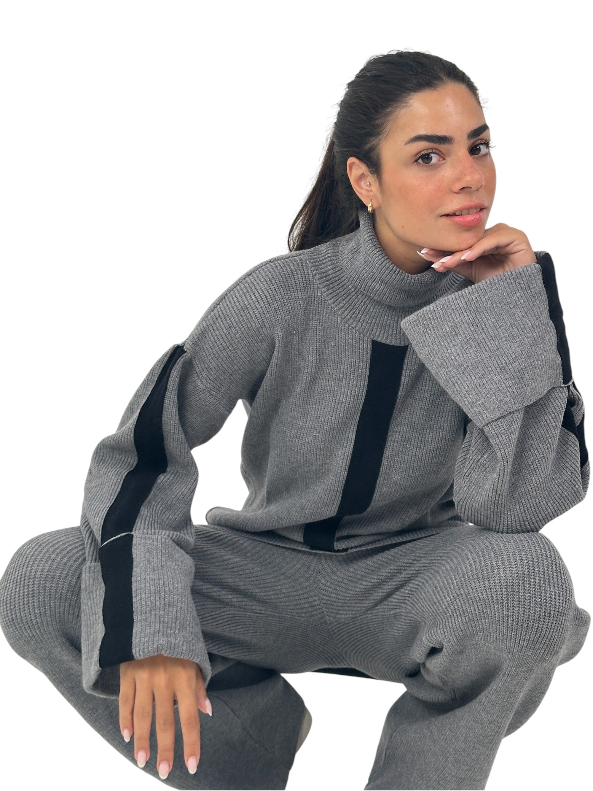 Grey Silhouette Knit Set